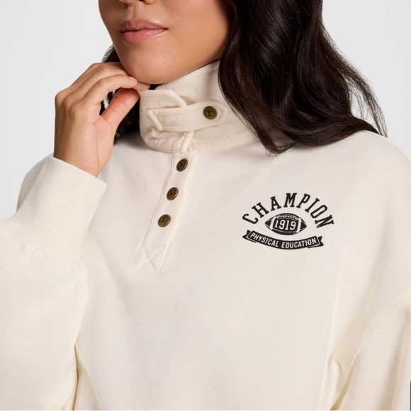 NWT champion Women's Cream Sweatshirt size M - Picture 3 of 6